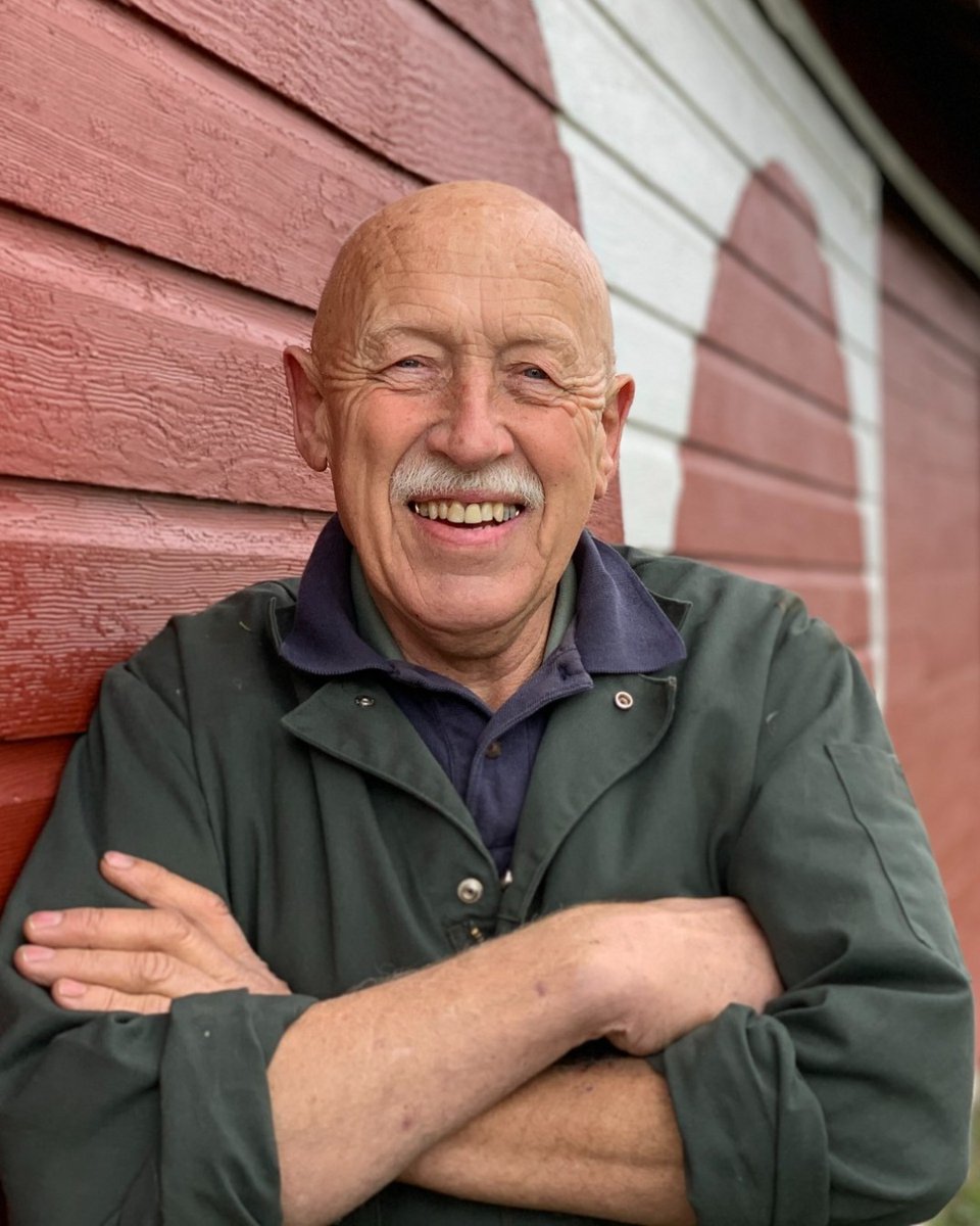 DrPol's tweet image. Might have lost an hour of sleep last night, but at least spring is on its way 🌱🌸 #SpringForward #DrPol