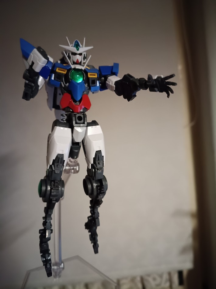 AstridvanDuyn's tweet photo. Bad at building gunpla and taking pictures, but this little guy might be my favorite boy gundam https://t.co/HporOSeAVr