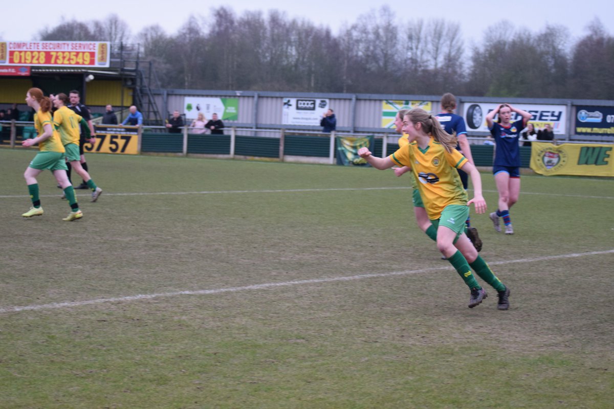 NeilPhilipThor1's tweet photo. A resilient performance from @LinnetsLadiesFC today deprived visitors Nantwich Town the title until another day in a 2-1 home victory. @hergoalmagazine @NWwomen_league @NorthWomens @StealFiveYards https://t.co/NaxIhBTyZY