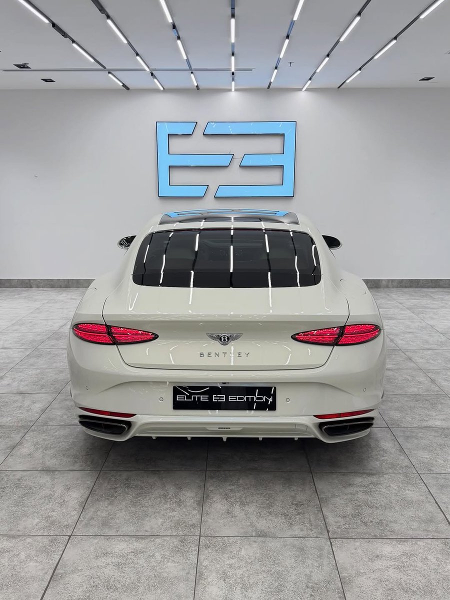 TheAutoHub's tweet photo. Bentley Continental GT https://t.co/5WqJ6se5vC