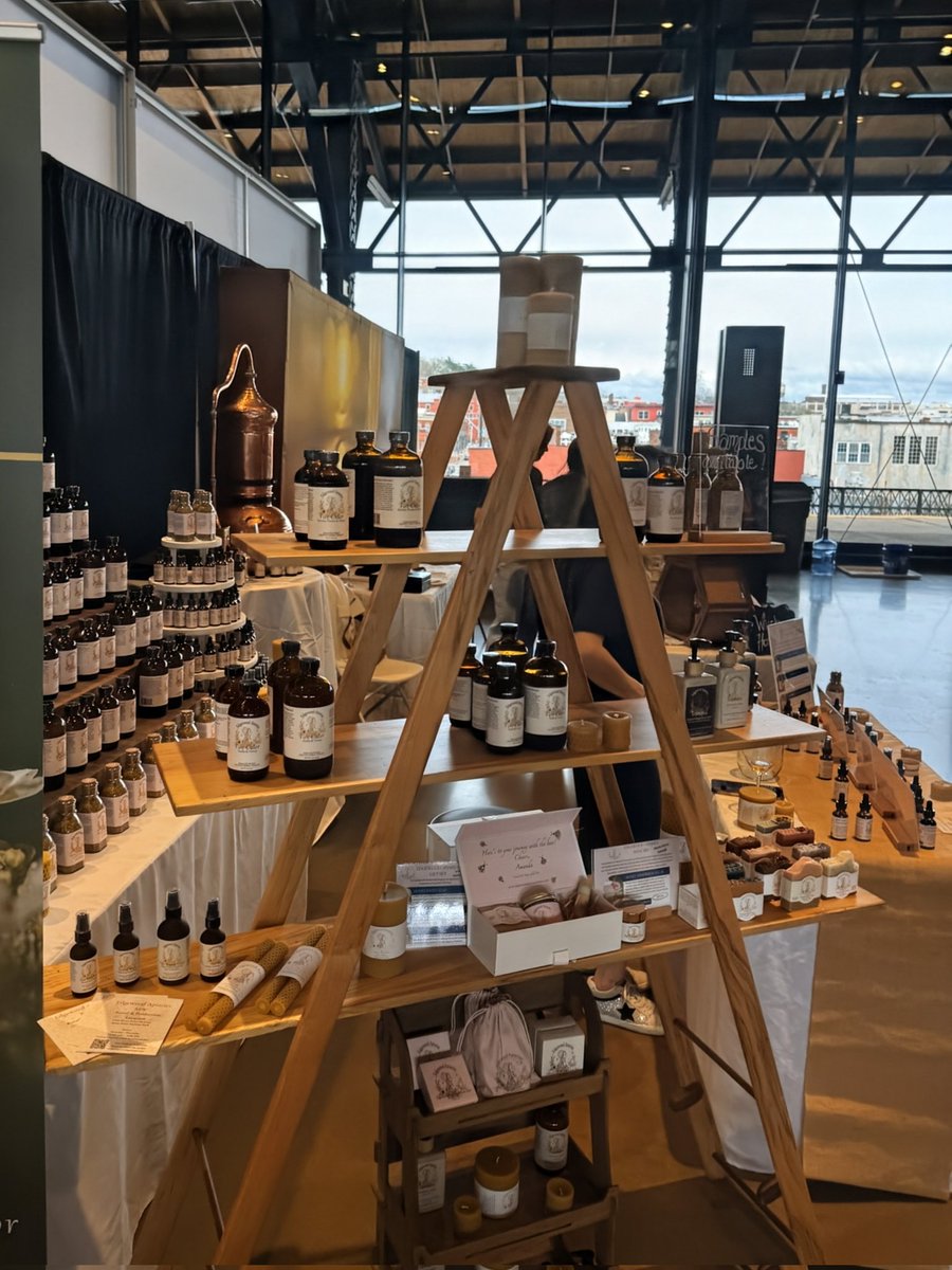 Russet Perry tweet media