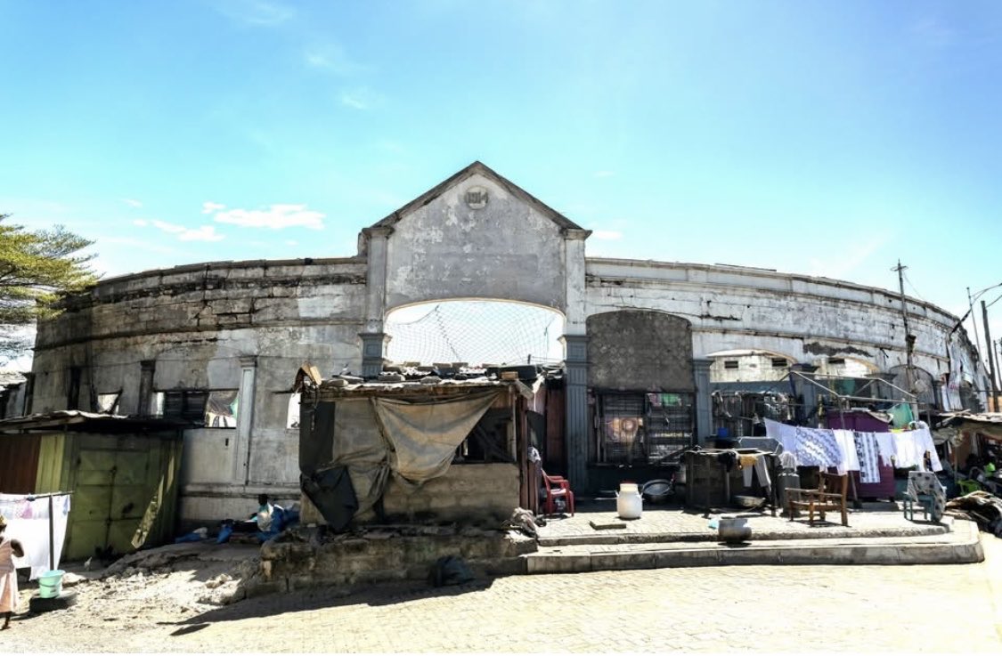 TheGhanaNation's tweet photo. KINGSWAY STORE, Accra…

Then, and what remains of it NOW. https://t.co/gJww6ecLgV