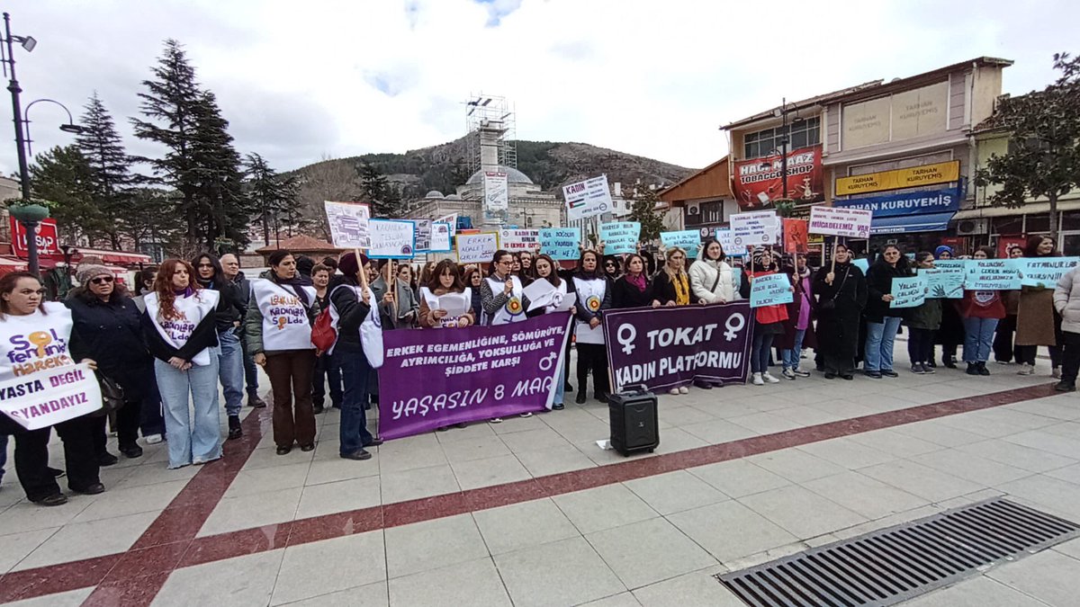 TOKAT_SES's tweet photo. 8 Mart Dünya Emekçi Kadınlar Günü dolayısıyla birleşeni olduğumuz Tokat Kadın Platformu olarak basın açıklamamızı gerçekleştirdik. Kadın emeğinin görünmez kılınmasına, eşitsizliğe ve şiddete karşı mücadelemizi büyütmeye devam edeceğiz. Yaşasın kadınların örgütlü mücadelesi! ✊🌹 https://t.co/xCabFa2j8p