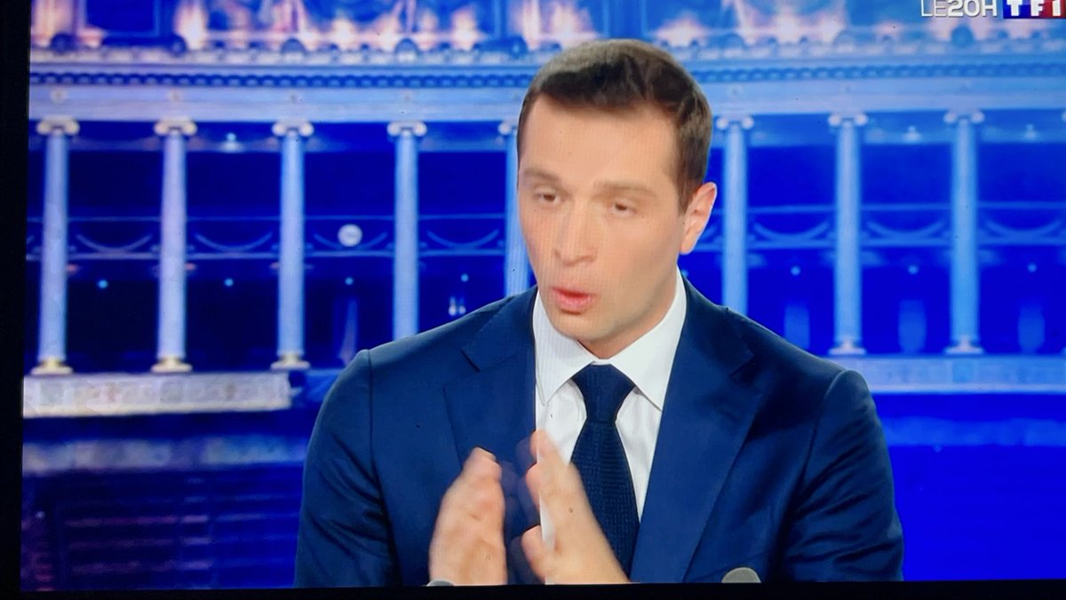 Jordan Bardella sera ce lundi matin à 8h30 l'invité d'Apolline de Malherbe sur BFMTV - RMC. 
<a href="/J_Bardella/">Jordan Bardella</a>