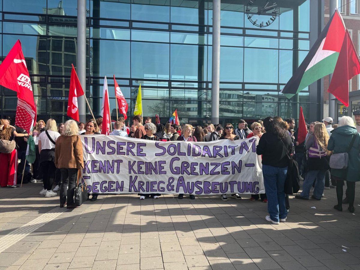 oznekadin's tweet photo. Savaş karşıtı güçlerden Münster’de 8 Mart eylemi

https://t.co/Zfazo5vyim https://t.co/xTF7vpIraF