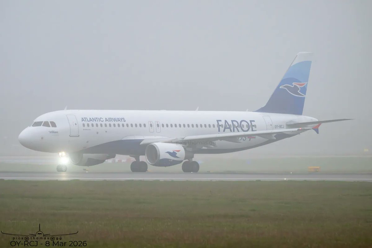 picsthomasgg's tweet image. Atlantic Airways #A320 OY-RCJ landing at Stansted in the mist this evening