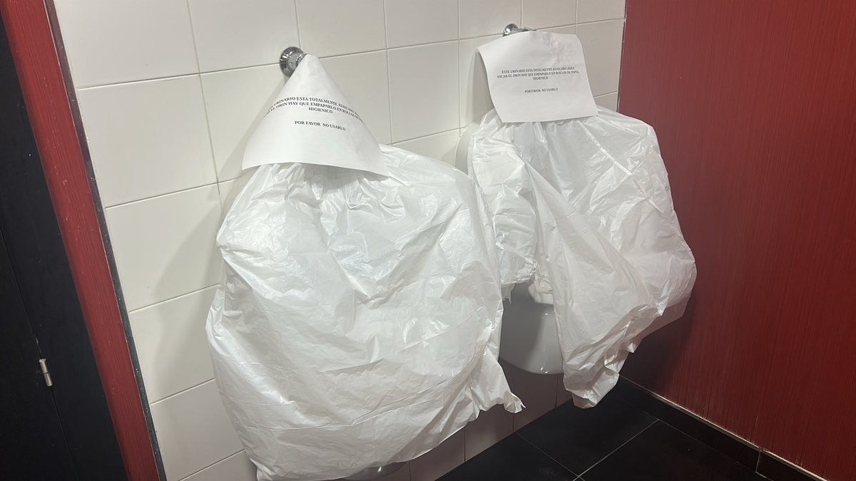 <a href="/Majoralo410/">Majoralo69</a> <a href="/LuchaPeon69880/">Lucha de peon@s ayuntamiento de Sevilla</a> <a href="/pipa1986/">🔻Esteban 🔻❤️💛💜</a> <a href="/DanielCaroFer1/">Daniel Caro Fernandez</a> <a href="/Miguejesus2009/">Miguel Benavente</a> <a href="/Fernand68159071/">Fernando</a> <a href="/GograJosan/">Josan GoGra</a> <a href="/BRIPAC1987/">BRIPAC II BANDERA</a> <a href="/antoniomunozsev/">Antonio Muñoz</a> <a href="/SEMaytodSevilla/">SEM. SINDICATO DE EMPLEADOS MUNICIPALES</a> <a href="/ugt_aytosevilla/">UGT Ayuntamiento de Sevilla</a> <a href="/PSOEAytoSevilla/">PSOEAytoSevilla</a> <a href="/psoedesevilla/">PSOE de Sevilla</a> <a href="/Ayto_Sevilla/">Ayuntamiento de Sevilla</a> <a href="/IbabeSara/">Sara Hernandez Ibabe</a> <a href="/soniagaya1/">Sonia Gaya</a> <a href="/OTROAYTOESPOS/">PLATAFORMA OTRO AYTO ES POSIBLE SEVILLA</a> <a href="/ccooaytodesevil/">CCOO Ayuntamiento Sevilla</a> <a href="/fampasevilla/">Fampa Sevilla. “Nueva Escuela”</a> <a href="/ismaelsc_/">Ismael Sánchez Castillo 🔻</a> <a href="/SusanaHornillo/">Susana Hornillo</a> <a href="/PPAytoSevilla/">Sevilla Popular</a> <a href="/rojosevillano/">Daniel González Rojas 🔻</a> <a href="/VOX_SevCapital/">VOX Sevilla capital</a> <a href="/splsevilla/">SPLS - SINDICATO POLICÍA LOCAL DE SEVILLA</a> <a href="/JosMari51556889/">José Maria</a> <a href="/peypenar/">J</a> <a href="/juanito_macosta/">juan Montero</a> <a href="/MMarSanchezB/">M Mar</a> <a href="/101TVSevilla/">101TV Sevilla</a> <a href="/7TVSevilla/">7TV Sevilla</a> <a href="/abcdesevilla/">ABC de Sevilla</a> <a href="/andaluciainf/">Andalucía Información</a> <a href="/canalsursevilla/">CanalSur Sevilla</a> <a href="/diariosevilla/">Diario de Sevilla</a> <a href="/elcorreoweb/">El Correo de Andalucía</a> <a href="/Viva_Sevilla/">Viva Sevilla</a> <a href="/RadioSevilla/">Radio Sevilla</a> <a href="/A3Noticias/">Antena 3 Noticias</a> <a href="/EFE_Andalucia/">EFE Andalucía</a> <a href="/EPAndalucia/">Europa Press</a> <a href="/CSurNoticias/">CanalSurNoticias</a> <a href="/blancagastalver/">Blanca Gastalver Molina</a> <a href="/PabloTarno/">Pablo Tarno</a> <a href="/floresberenguer/">Ignacio Flores</a> <a href="/sanidadgob/">Ministerio de Sanidad</a> <a href="/JuanToAragon/">Juan Tomás de Aragón</a> Aquí están parte de sus soluciones planteadas con un software. Averías que duran meses. 1 empresa con una persona para centros cívicos <a href="/splsevilla/">SPLS - SINDICATO POLICÍA LOCAL DE SEVILLA</a> <a href="/CSIF_PoliciaSev/">PoliciaSevillaCSIF</a> bomberos. Es capaz <a href="/PPAytoSevilla/">Sevilla Popular</a> de desmentirlo?. Sabéis quién es ella pero hay que aguantarla…