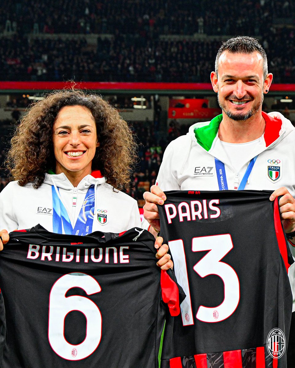 acmilan's tweet photo. Medalists with Milan in their hearts 🏅🏅 https://t.co/ULhYWUxQOJ