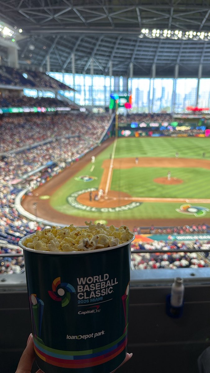 yarimarcano_'s tweet photo. Clásico Mundial de Béisbol y obvio ganó Dominicana🇩🇴⚾️ https://t.co/8zu8UxR5m1