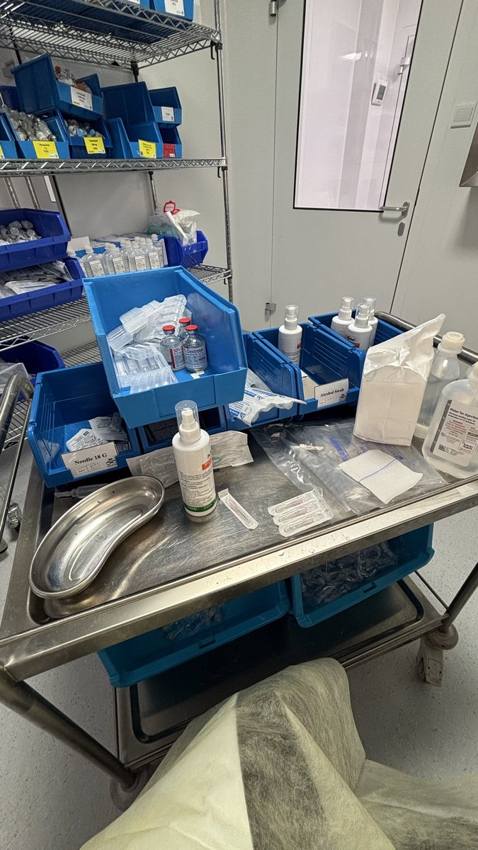 DrVanillla's tweet photo. l lied
I love pharmacy
I love the pressure
I love living off caffeine
I love the perfection
I love having no time for my problems
I love the aura https://t.co/R007pyq7Ko