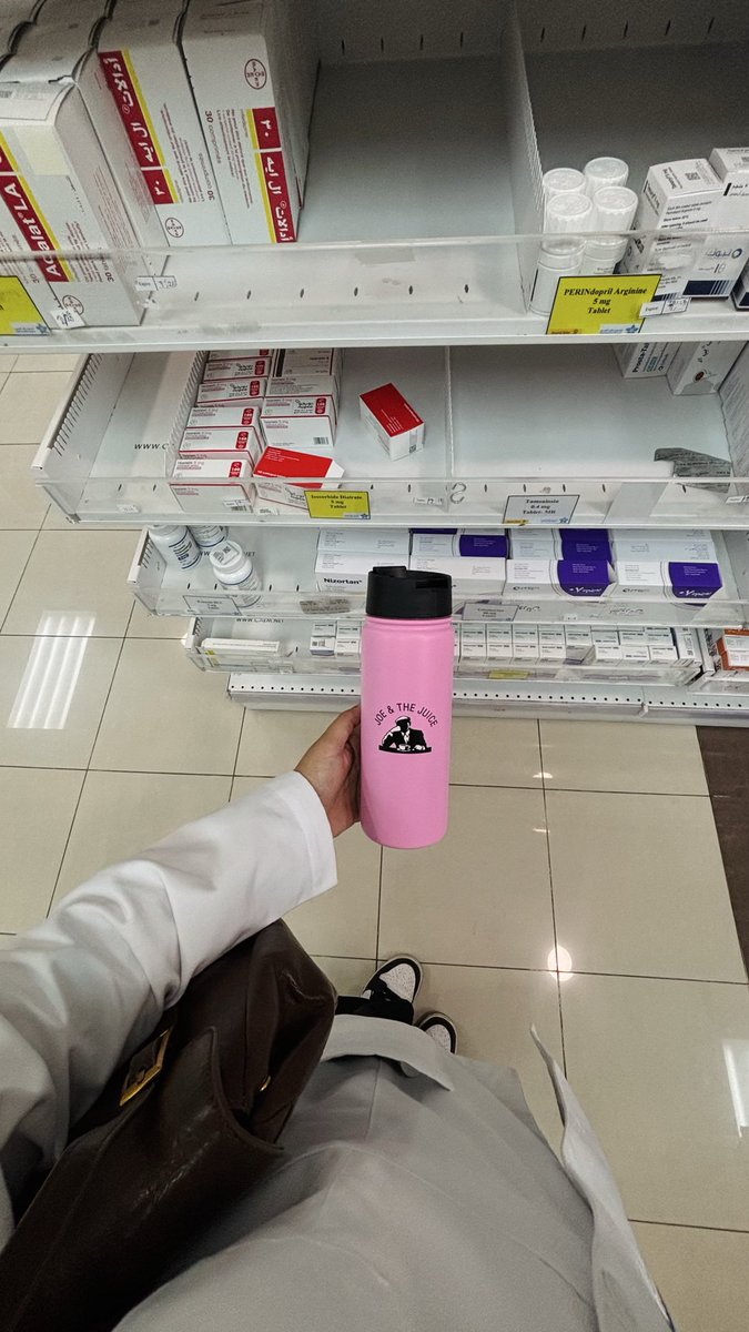 DrVanillla's tweet photo. l lied
I love pharmacy
I love the pressure
I love living off caffeine
I love the perfection
I love having no time for my problems
I love the aura https://t.co/R007pyq7Ko