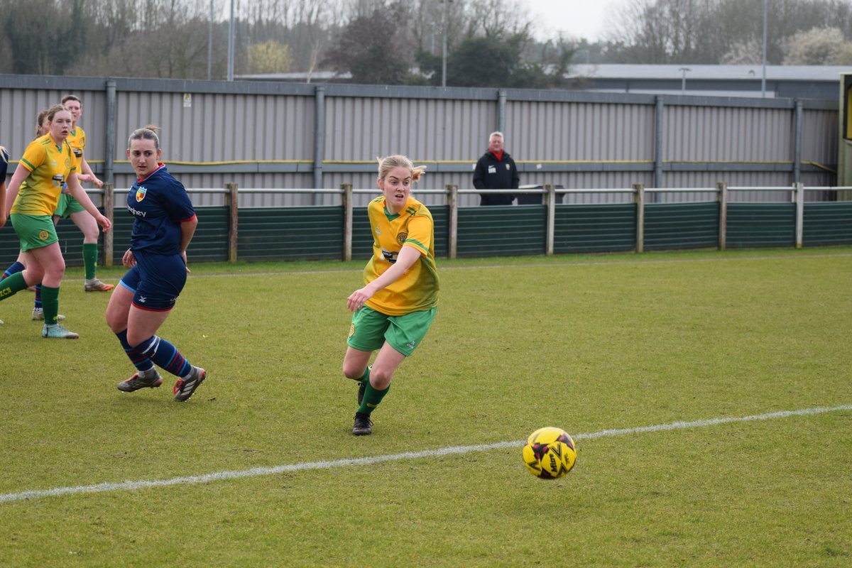 NeilPhilipThor1's tweet photo. A resilient performance from @LinnetsLadiesFC today deprived visitors Nantwich Town the title until another day in a 2-1 home victory. @hergoalmagazine @NWwomen_league @NorthWomens @StealFiveYards https://t.co/NaxIhBTyZY