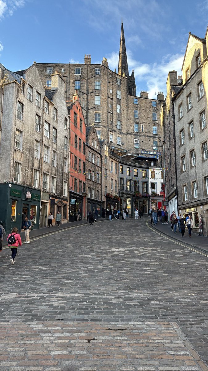 𝐆 𝐄 𝐀 tweet media