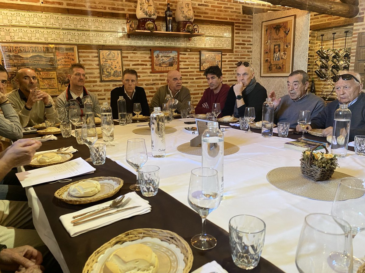 Celebración de la asamblea anual de nuestra asociación. Tras los acuerdos correspondientes, excelente ambiente y camaradería