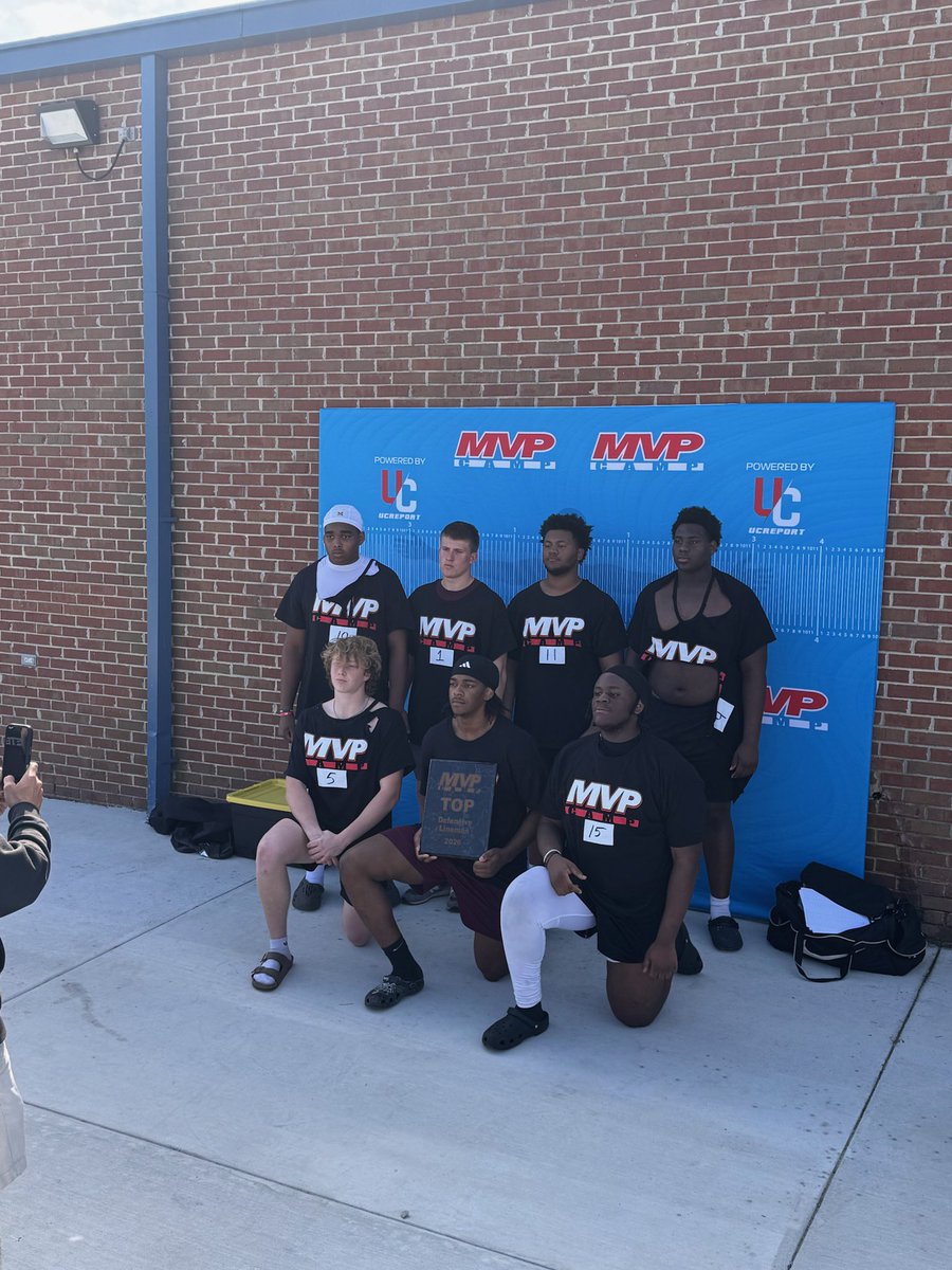 Rahiemsaunders1's tweet photo. I appreciate being notice as an top dlinemen at the @TheMVPCamps 
Great opportunity to better myself.
@RustyMansell_ @ChadSimmons_ https://t.co/uIZCTiIw7L