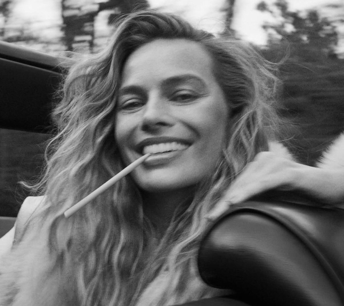 this picture of margot robbie.