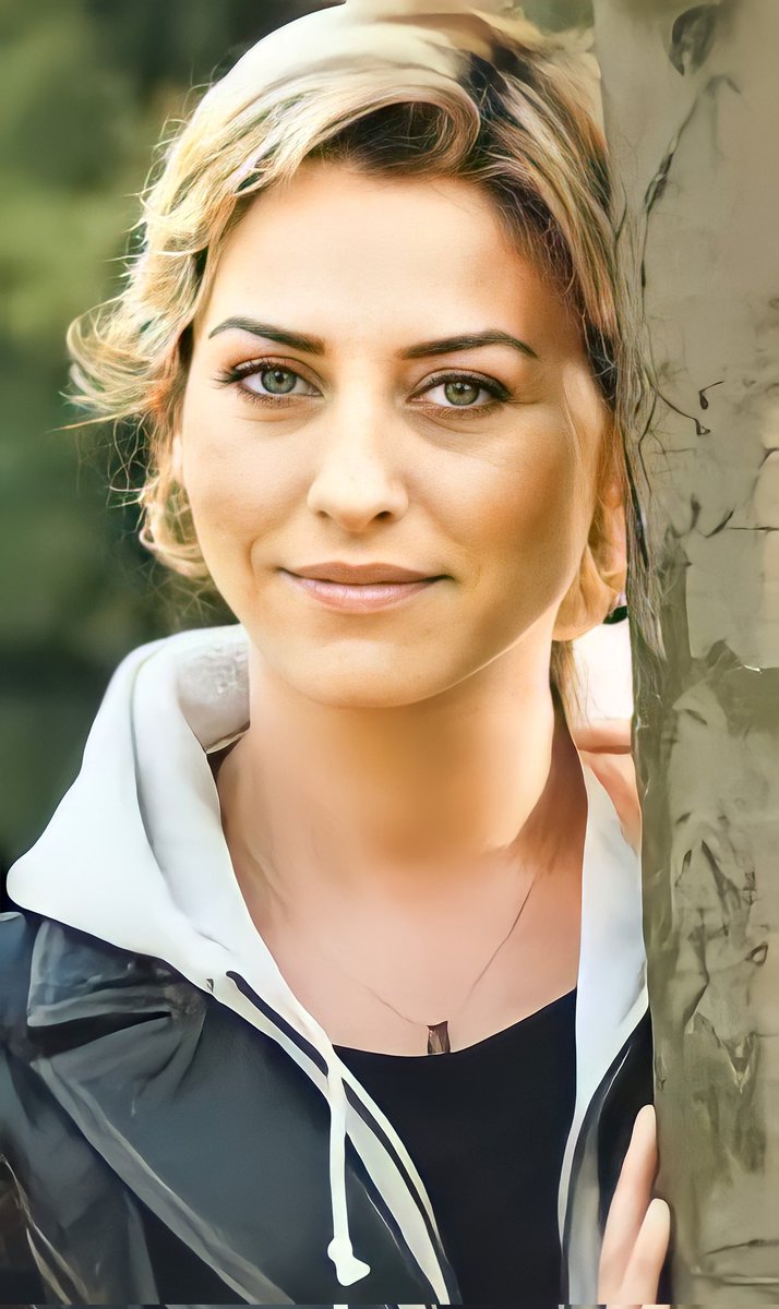 EceUsluFans1974's tweet photo. #EceUslu 🫶🏻 ❤️
#Karagül #SiyahKalp #Zerda #ElvedaDerken https://t.co/da5krlux6Z