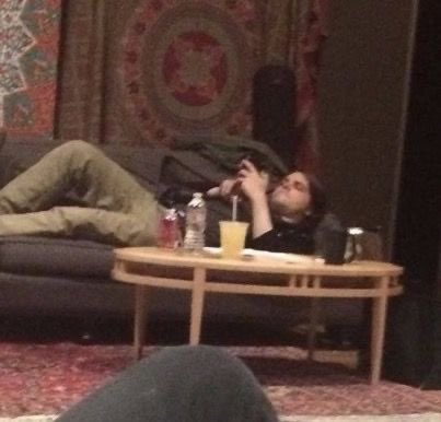 murkyhello's tweet image. El gordo de tu marido dos minutos después de comer, después de ensuciar la churrasquera, dos ollas y una sartén para hacer un bife con ensalada