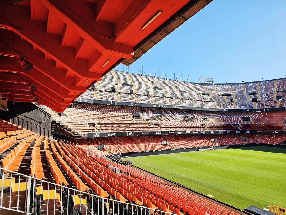 lee Johnson tweet media