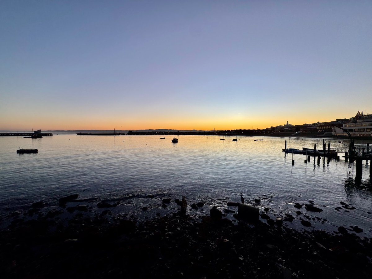 Can I post sunrise pics from my morning run, or is it cruel to everyone not in SF rn? https://t.co/1