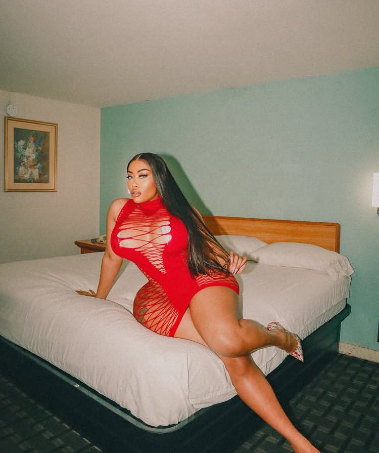 Moriah Mills 🖤 tweet media