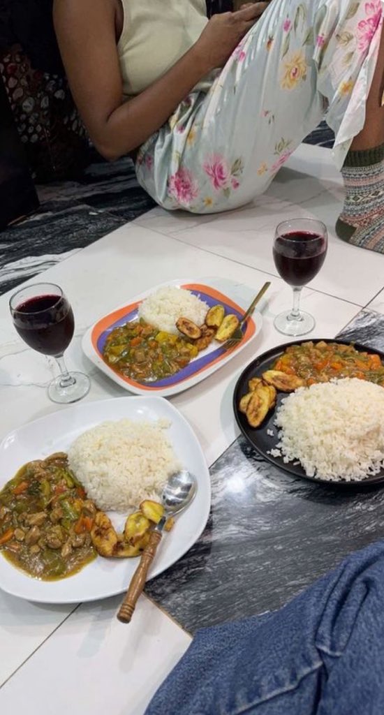 My babe don arrange dinner for us😋 i too love her,  guys get ur self a babe today!🫵🏾