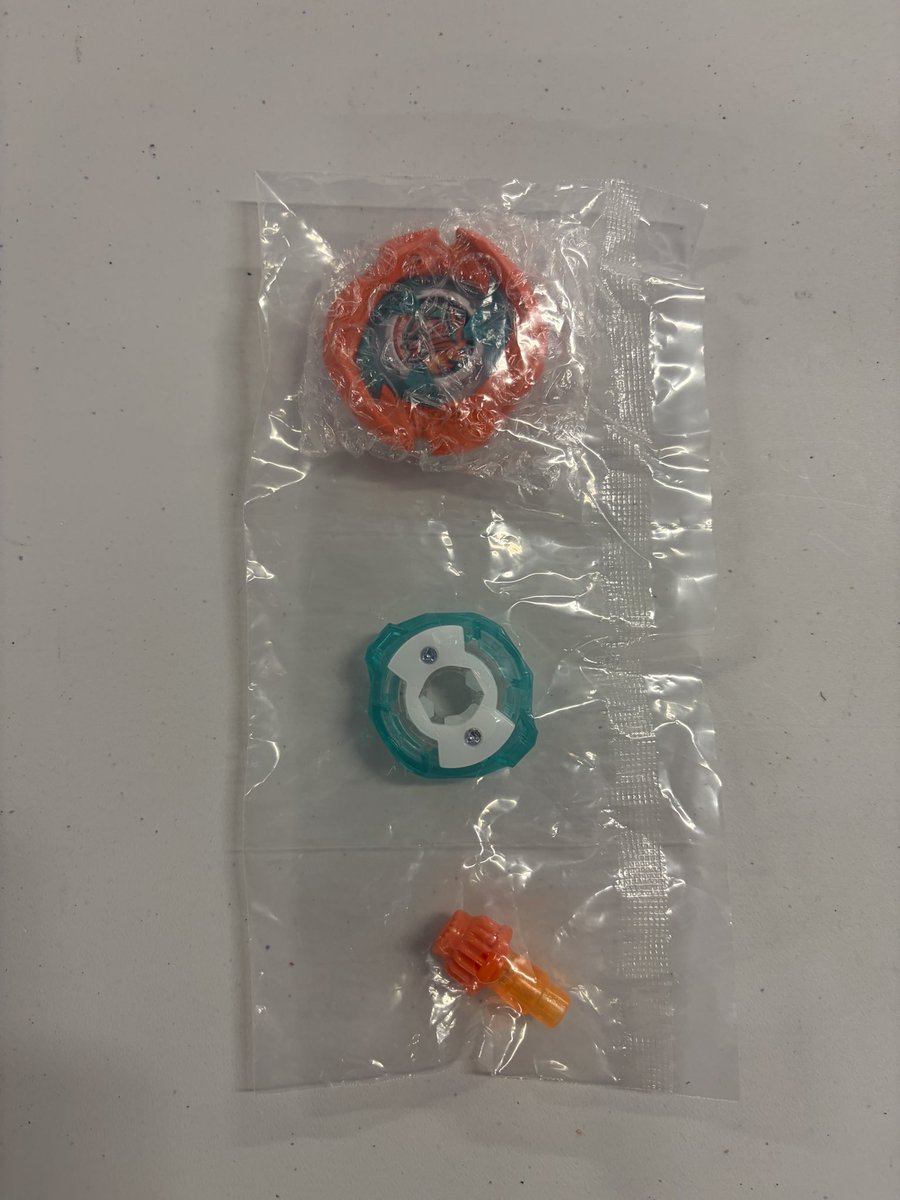rayxraytwt's tweet photo. I WON 🥇 Securing the first qualification spot of the NWBBL Victors Championship and won an COROCORO SAMURAI SABER😮‍💨. 

Played my teammate in the final 😭
@TYFIPURPLE @SolicalBeyblade @OUHNUI 

#BEYBLADEX #ベイブレードX https://t.co/IBb7mNjT4Y