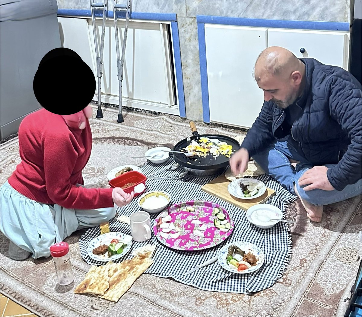 Kıymetli hemşehrilerimizin iftar davetine icabet ettik,
Allah kabul etsin.

Milletimizin Helâl sofrası…..Ne Kıymetlidir 🌺 

Hayırlı Ramazanlar. ☪️ 🕌🌙
<a href="/RTErdogan/">Recep Tayyip Erdoğan</a> 
<a href="/Akparti/">AK Parti</a> 
<a href="/AKGMTeskilat/">AK Parti Teşkilat Başkanlığı</a>