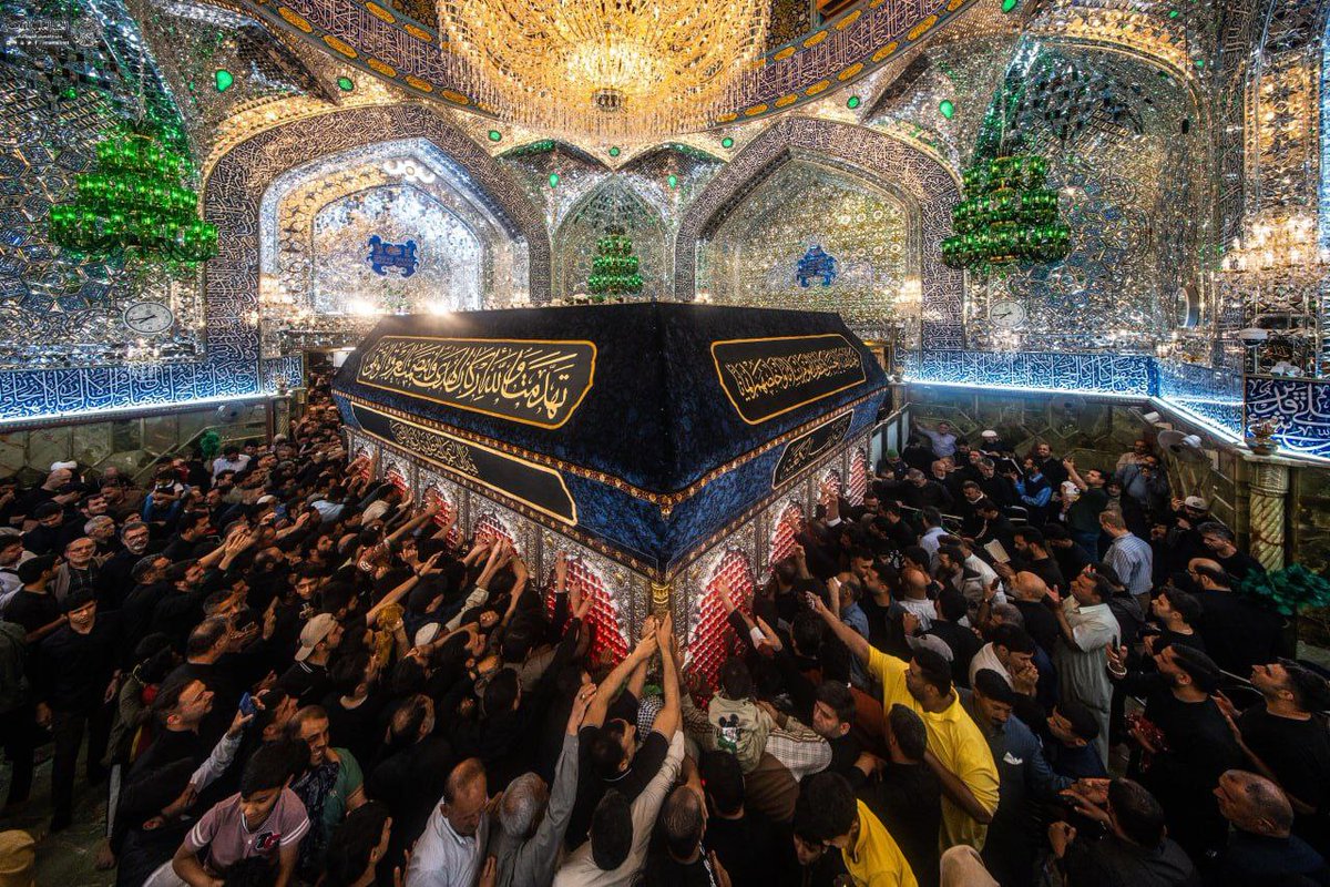 alshhad92's tweet photo. أنا شهرُ رمضان،
أَنا ليلةُ القدر،
أَنا أُمُّ الكتاب،
أَنا فصلُ الخطاب،
أَنا سورة الحمد،
أَنا صاحبُ الصّلاة في الحضرِ والسّفر،
بل نحنُ الصّلاةُ والصّيام واللّيالي والأيّام والشّهور والأَعوام.

_أميرُ المؤمِنين صَلواتُ الله عليهِ. https://t.co/LnGfUiTE6P