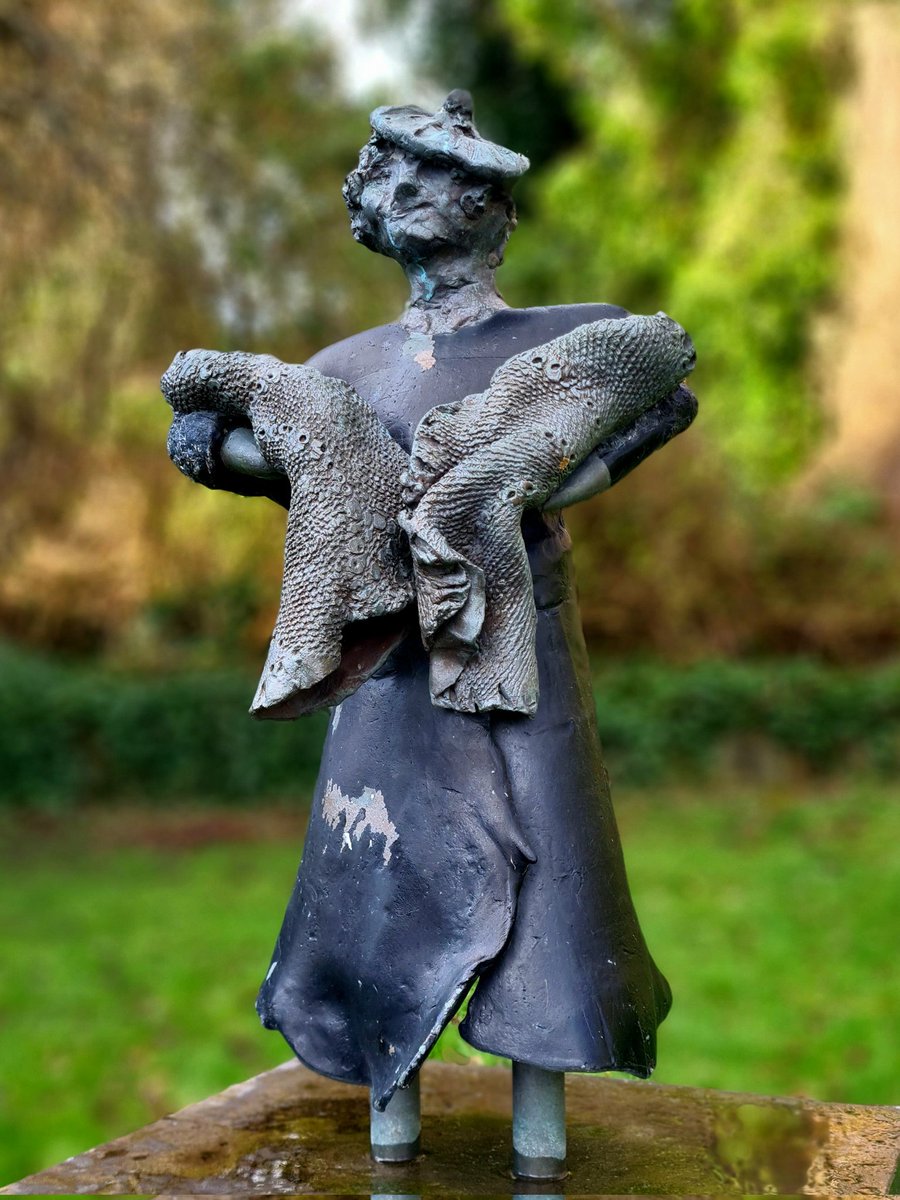 is_glasgow's tweet image. Women have helped change the world in many different ways, but possibly the strangest involved a woman from Glasgow named May Donoghue and a dead snail.

Cont./

#paisley #statue #glasgow #internationalwomensday #thesnailinthebottle