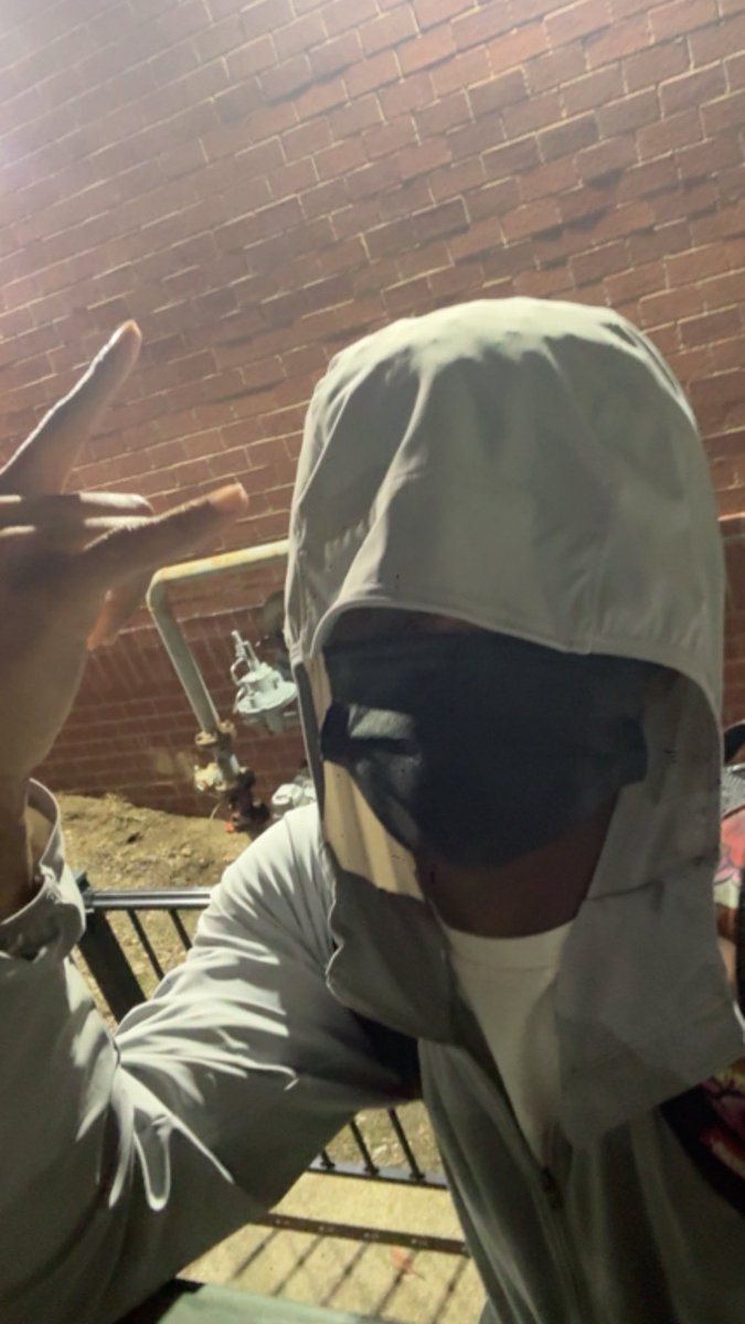 No faces