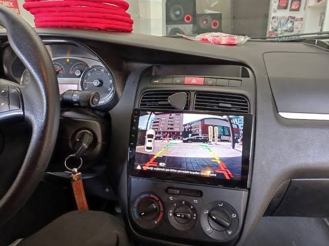 Multimedya yasaklamak hangi aklın ürünü gerçekten anlamak zor. Geri görüş için kullanan binlerce insan var, navigasyon olarak kullanan binlerce insan var, telefondan bluetooth bağlantısı ile müzik dinleyen binlerce insan var. Bu kadar olmamalı yazık günah… #Multimedya #carplay