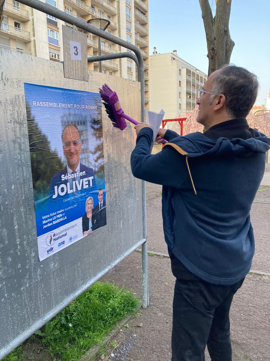Toute la journée sur le terrain pour le Rassemblement pour Rosny. Le 15 mars prochain, aucune abstention ! Si les électeurs vont voter, nous serons au 2ème tour et demain au conseil municipal pour commencer le changement qu'ils réclament ! 🇨🇵
<a href="/RN93officiel/">Rassemblement National De Seine-Saint-Denis</a> <a href="/RNational_off/">Rassemblement National</a>