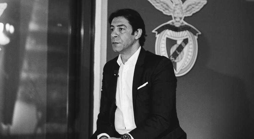 ACABARAM COM O BENFICA , obrigado SEU BANANAS DE MERDA , E AOS SOCIOS QUE VOTARAM NO PIOR PRESIDENTE DE TODOS OS TEMPOS !