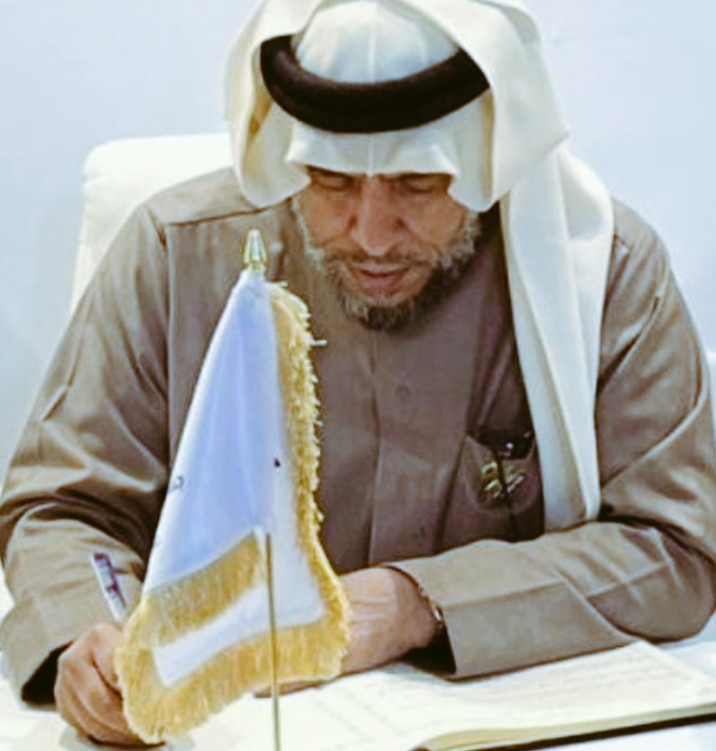 على امتداد تجربتي في الكتابة أدركت أن القلم ليس أداة تعبير فحسب، بل مسؤولية وطنية. فالكاتب الحقيقي يسخر كلمته لخدمة وطنه وتعزيز الوعي والدفاع عن قيمه ومكتسباته، خصوصاً في أوقات التحديات. وكما يحمي الجندي الوطن بسلاحه، يحميه الكاتب بقلمه.فقد قيل: "القلم أمضى من السيف" لأنه يصنع