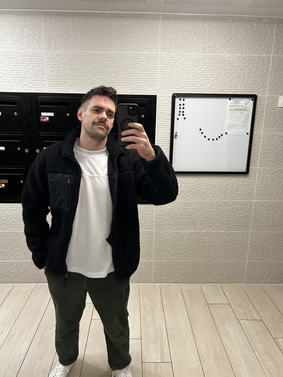 Travelwithademon♈️ tweet media