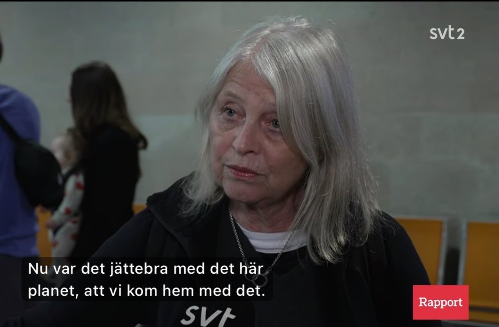 TheSurgubbe's tweet photo. Mänskan har åkt till kapitalismens och ojämlikhetens högborg på jorden och beklagar sig över att det är en klassfråga om man lyckas ta sig hem till Sverige igen. Jag är så jävla trött på satans hycklare som denna kvinna. https://t.co/3l6dpYPaPe