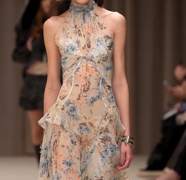 McQueen AW26 Ready-To-Wear..🪡