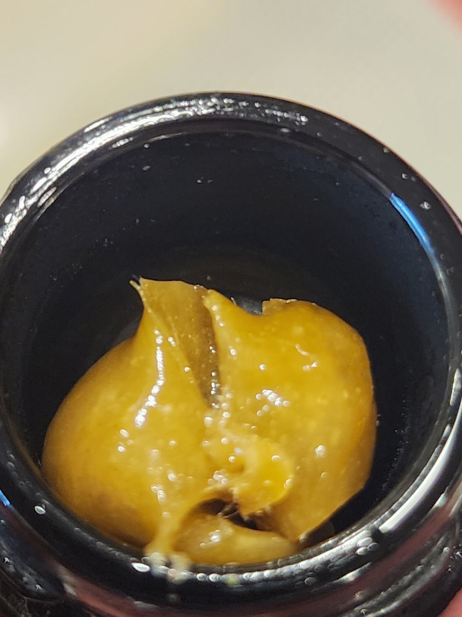 Pressed some flower Rosin from the <a href="/Raw_Genetics_/">Raw Genetics</a> Peanut Butter Pie..  such a crazy nose! 🤙