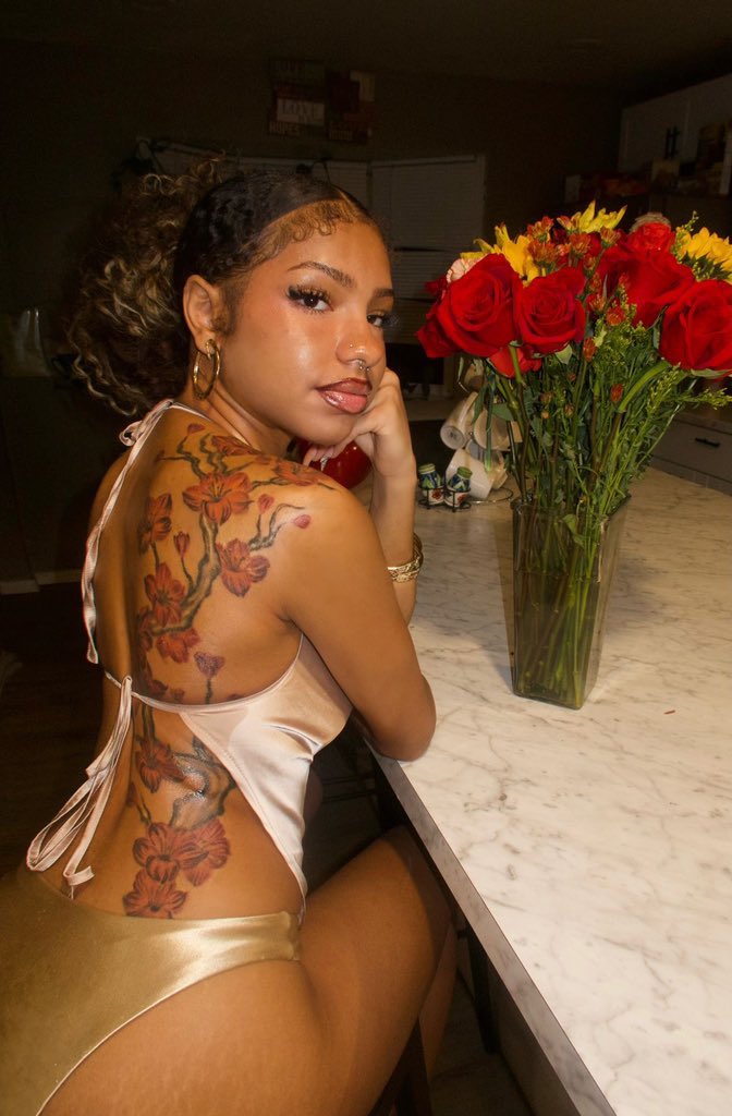 Eightytwo Chainz tweet media