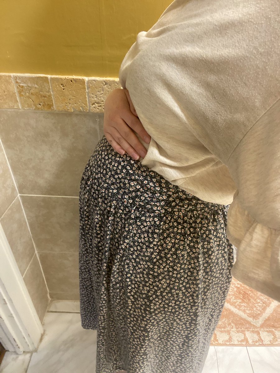 savturps's tweet photo. @mrsdobbins_ I just bought this skirt from ToadandCo. A little pricey for skirts but it’s so comfortable and not polyester 🙌🏼 https://t.co/OwKqsxS31F https://t.co/jneQmkA5fx