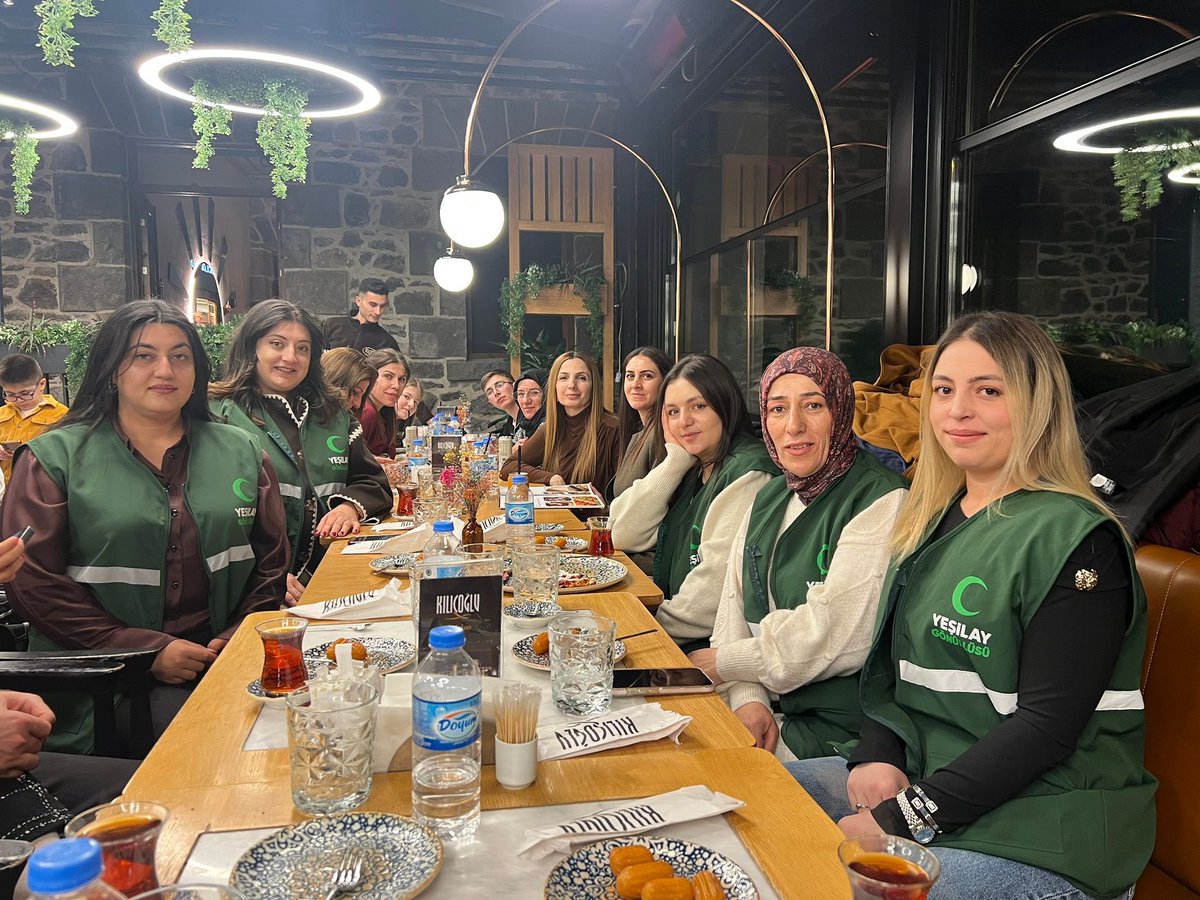 Türkiye Yeşilay Cemiyeti Ardahan Şubesi olarak, 8 Mart Dünya Kadınlar Günü kapsamında Kadın Komisyonumuzun öncülüğünde anlamlı bir iftar programı gerçekleştirdik. 🌙