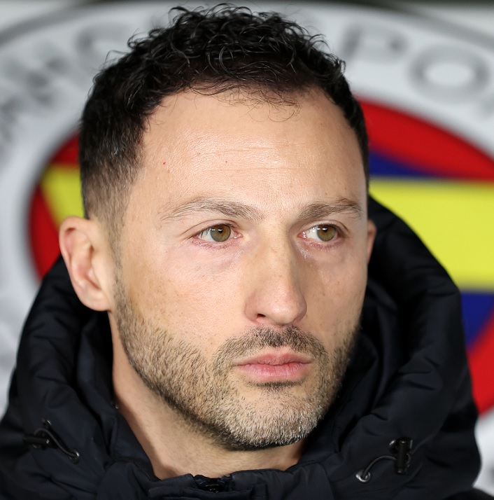 🚨 Domenico Tedesco: "Skriniar yok. Edson yok. Semedo yok. Talisca yok. Başka takımlardan 4 tane iyi futbolcu çıkarın, o zaman görürüm kim dominant futbol oynayabiliyor! Biraz realist olalım. Kazandığımız için mutlu olmamız gerekiyor. Hayat bazen güzel."