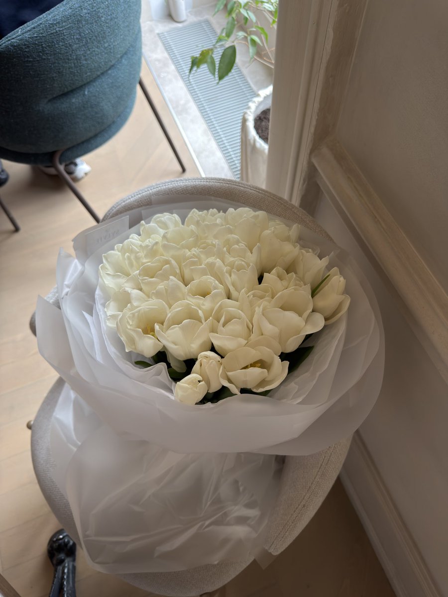 рони tweet media