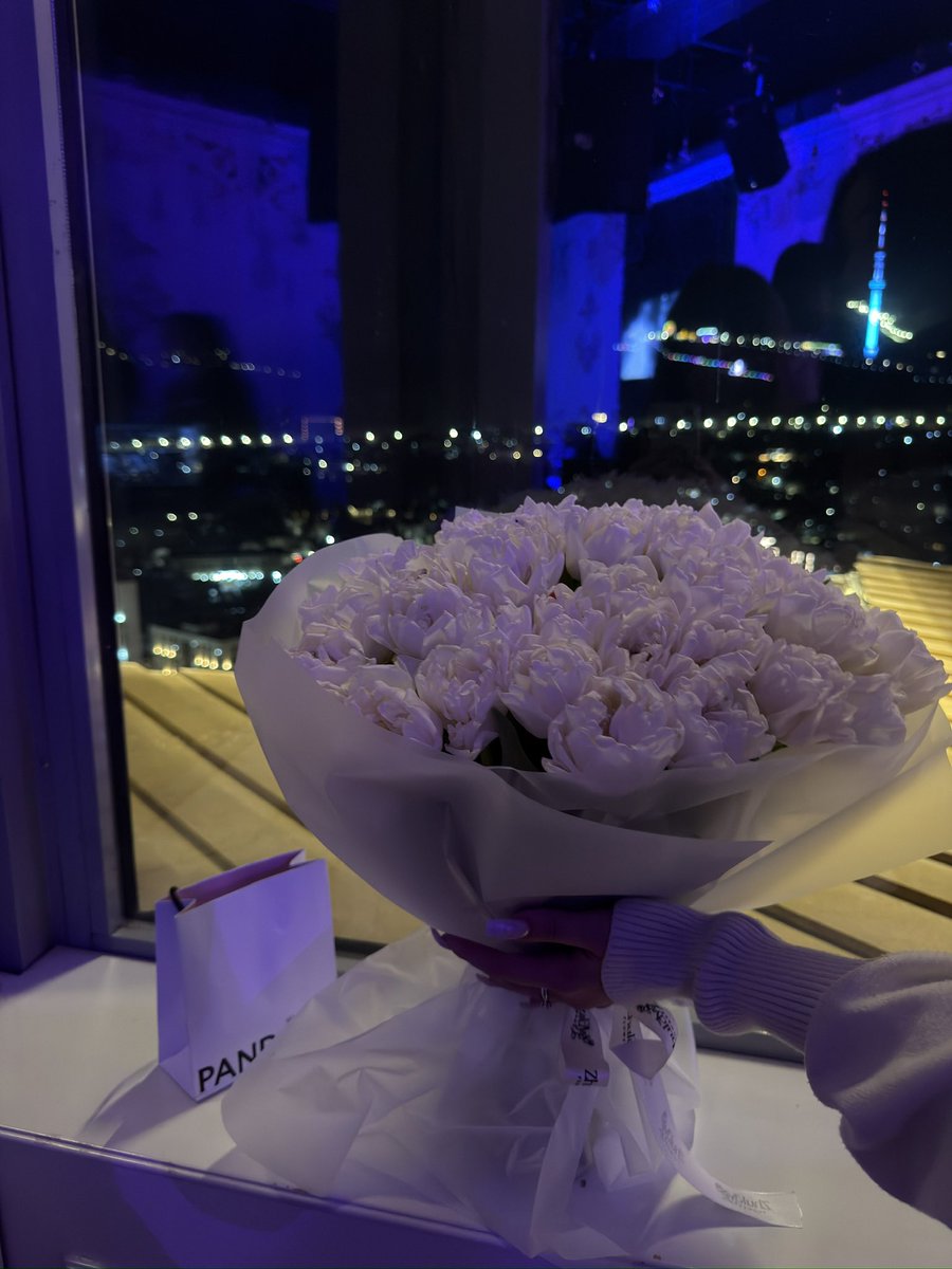 рони tweet media