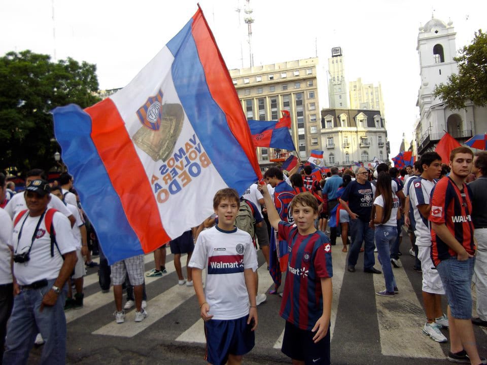 pedro_criscolo's tweet photo. La generación que creció soñando 
La generación que va a lograrlo

Te juro que no voy a parar hasta volver a boedo 💙❤️💙 https://t.co/6sZwrXY2vo