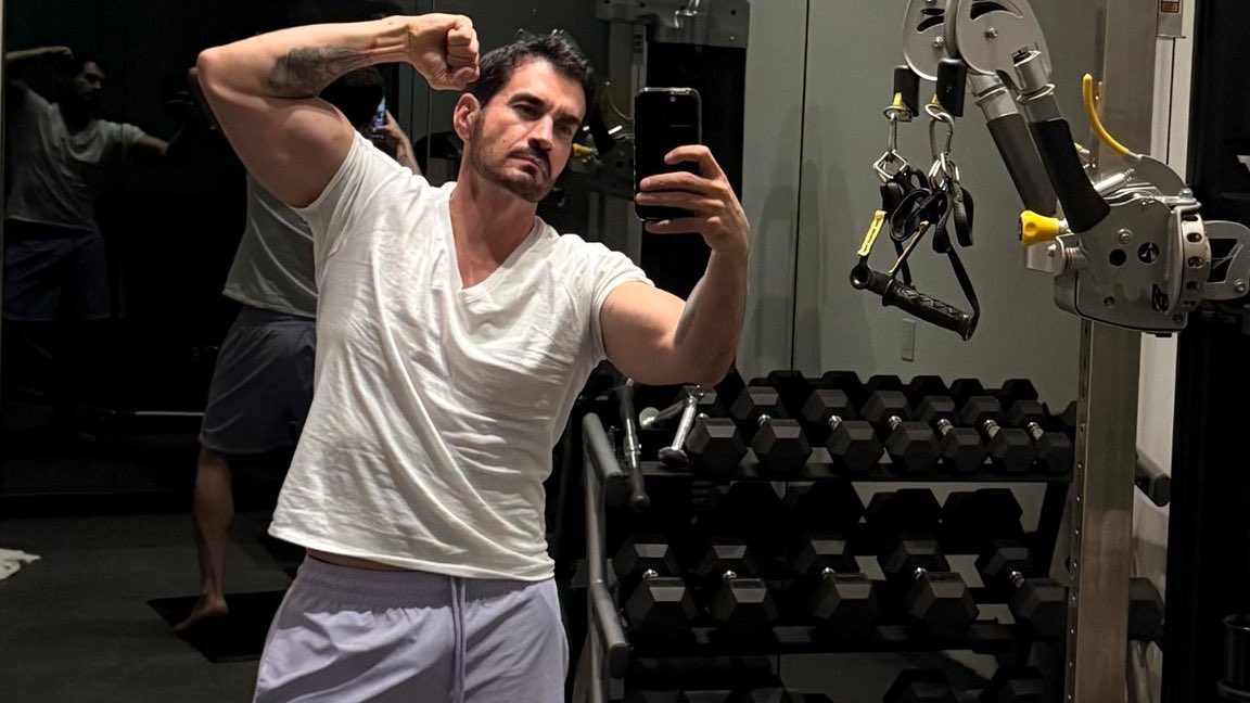spacegcowboy's tweet photo. No dejen morir este iconico video de David Zepeda⭐️ https://t.co/PsPw2Acrk7