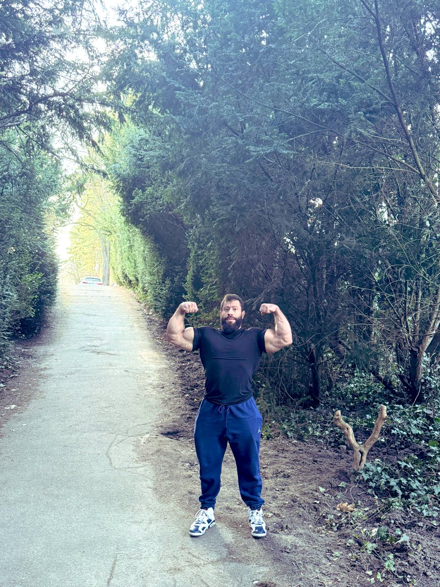 Fitness man tweet media