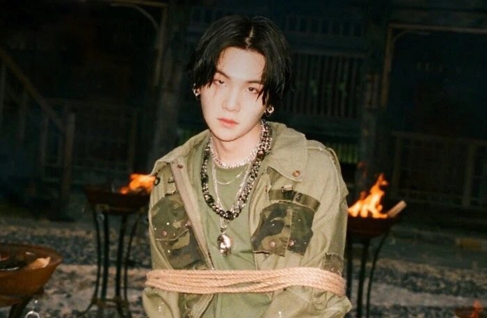 TheePopCore's tweet photo. Agust D was the FIRST ACT in history to have 2 albums (‘D-2’, ‘D-Day’) and 3 songs (‘Daechwita’, ‘Haegeum’, ‘People Pt.2’) reach #1 in 100 countries. https://t.co/LyEonNRD1T