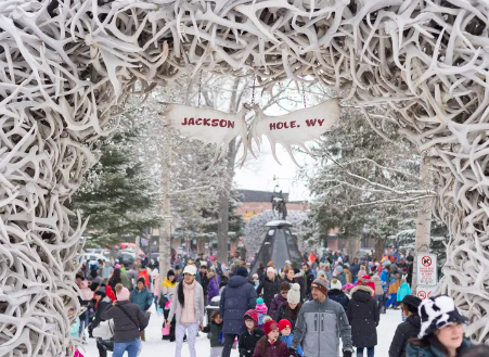 JHClancy's tweet photo. March into Jackson Hole with The Trinity Team!  Weekly Calendar of Events, #RendezvousFest- Book Now for Ski Season!  #TrinityTipsJH - https://t.co/Let5fd6rIW https://t.co/rjsIuONJzA